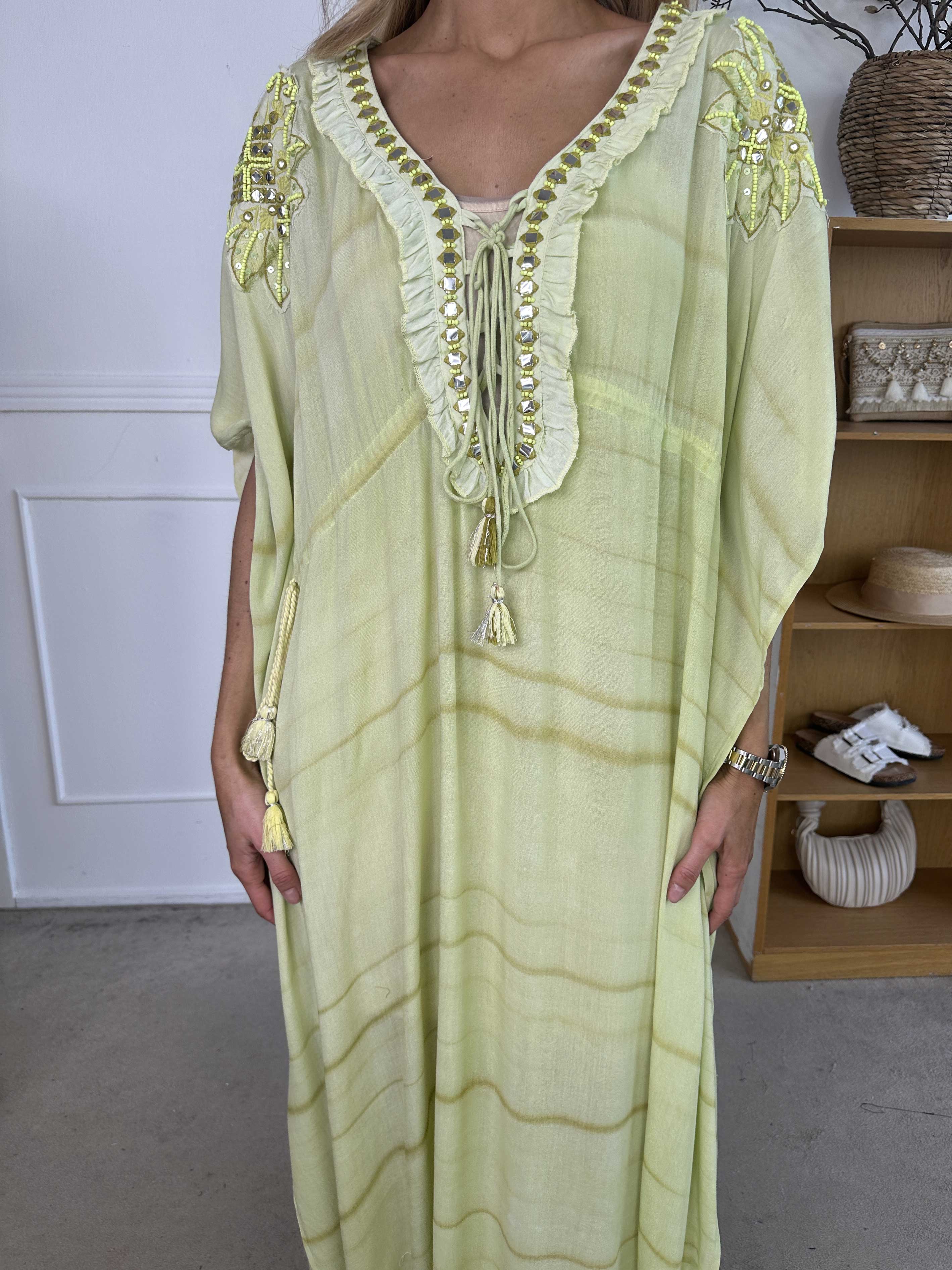 Avery - Tunikakjole i viskose detaljeret med perler og snøre ved brystet